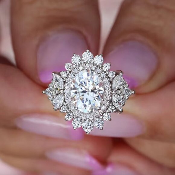 NEW 18k White Gold Diamond Ring Oval Cut Halo Bridal Ring Set of 2 Rings - Picture 3 of 4